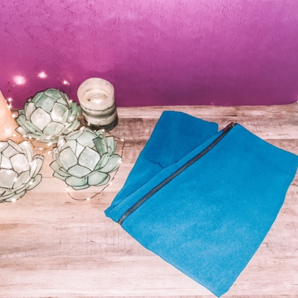 *SOLD* H&M Zippered Skirt - Picture 3 of 9